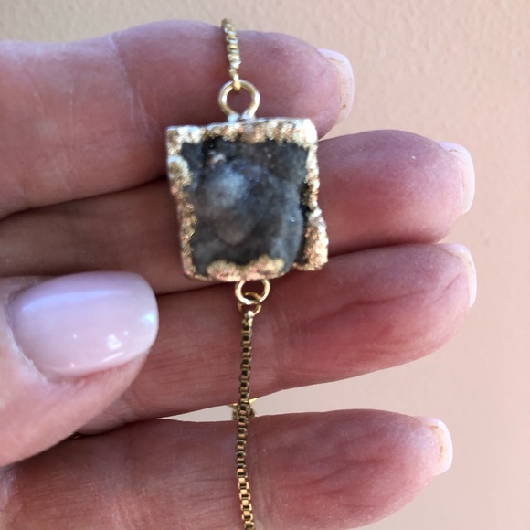 Little sparkly gold agate bracelet with adjustable sizing & 2 tiny crystals - Picture 1 of 10